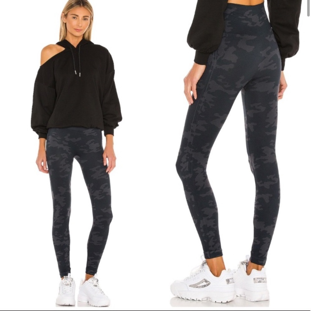 SPANX Look at Me Now Camo Seamless Leggings